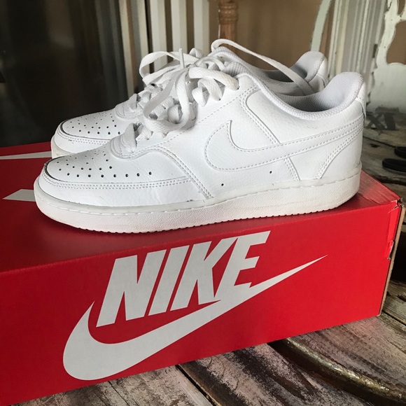 Nikes - Picture 2 of 3